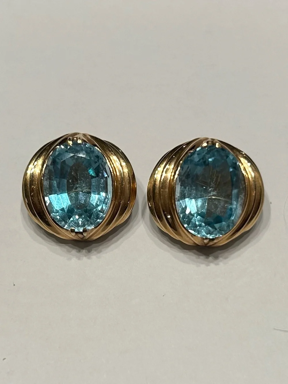 Vintage 14K Gold Aquamarine Clip Earrings, Oval Cut, Fluted Design